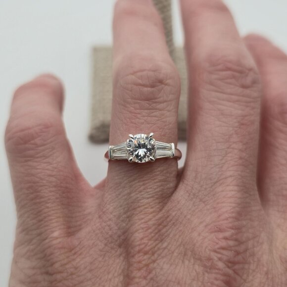 Size 7 Sterling Silver Nice Quality Cubic Zirconia Band Ring A4286 - Picture 4 of 9